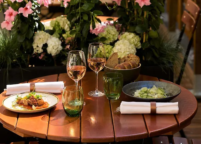 Hotel Sofitel Paris Arc De Triomphe